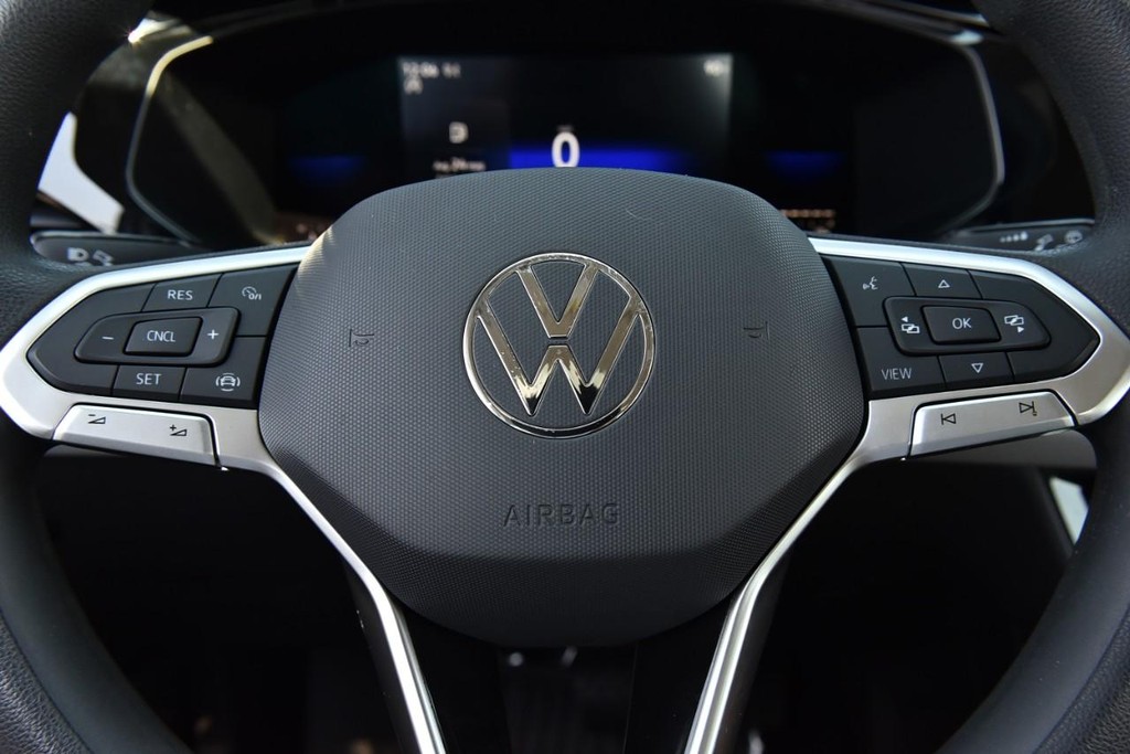 Volkswagen Taos Vehicle Full-screen Gallery Image 18