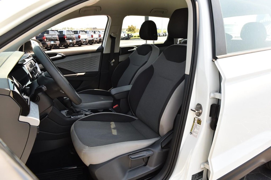 Volkswagen Taos Vehicle Full-screen Gallery Image 19