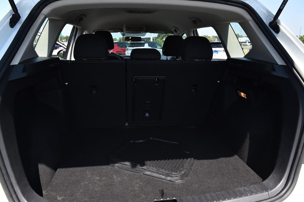 Volkswagen Taos Vehicle Full-screen Gallery Image 22