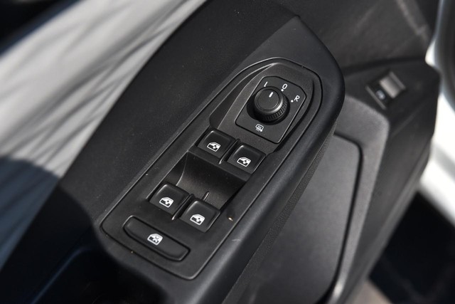 Volkswagen Taos Vehicle Image 08