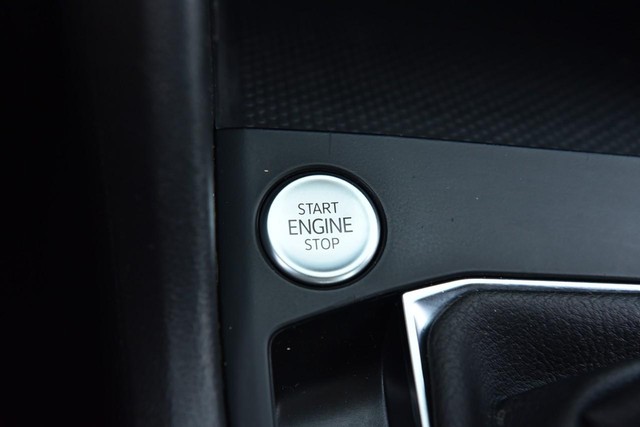 Volkswagen Taos Vehicle Image 16