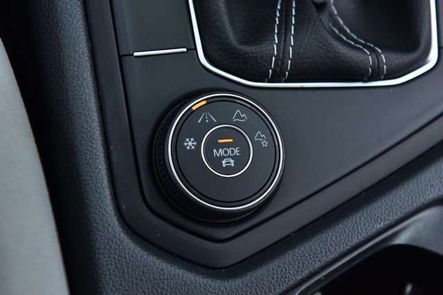 Volkswagen Taos Vehicle Image 17