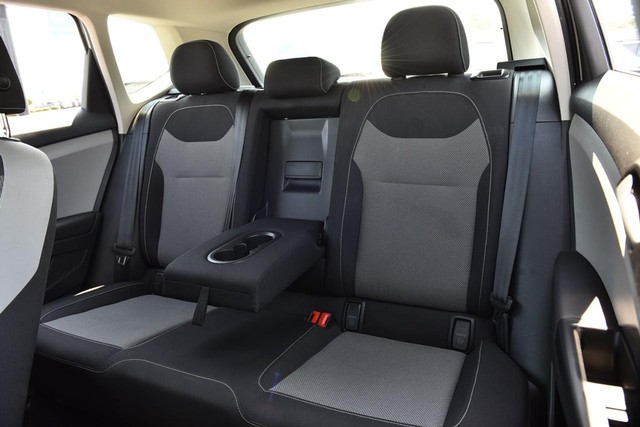 Volkswagen Taos Vehicle Image 21