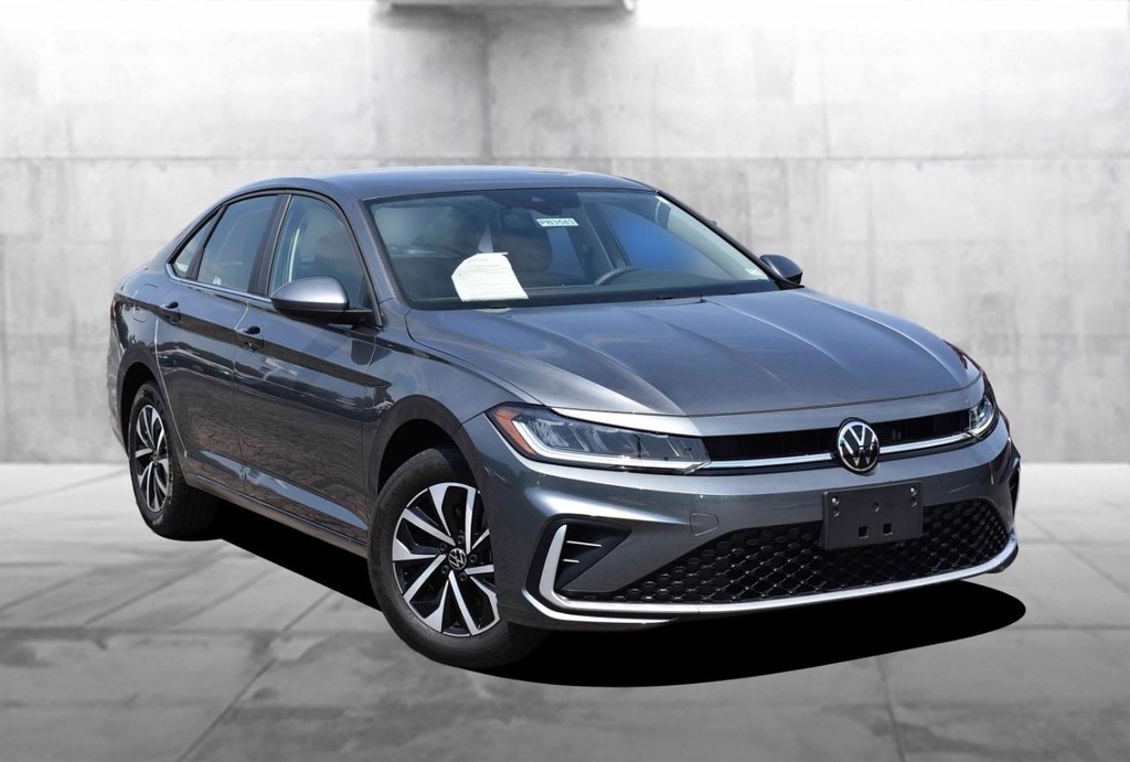 Volkswagen Jetta Vehicle Full-screen Gallery Image 2
