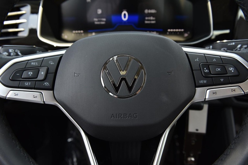Volkswagen Jetta Vehicle Full-screen Gallery Image 18