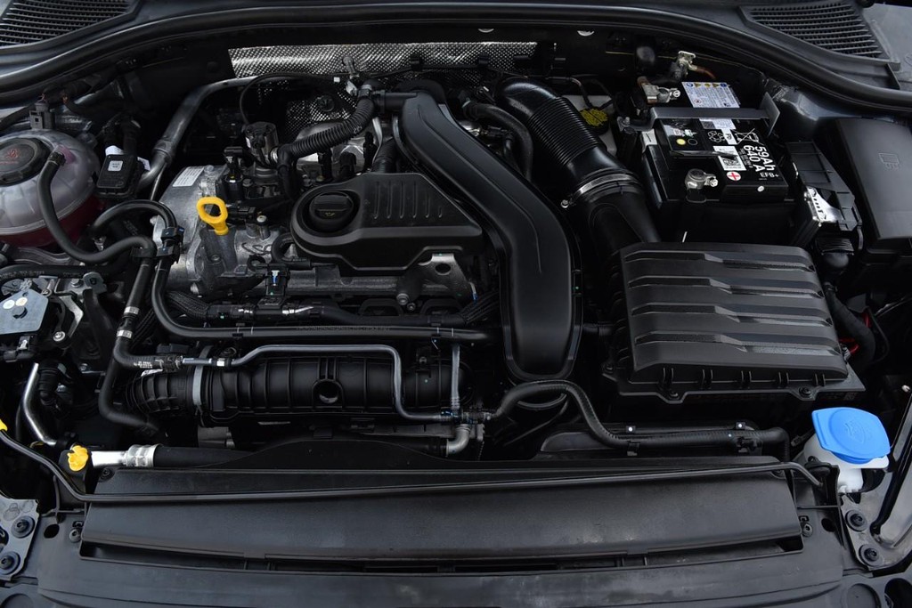 Volkswagen Jetta Vehicle Full-screen Gallery Image 23