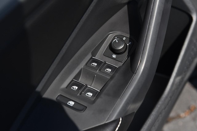 Volkswagen Jetta Vehicle Image 08
