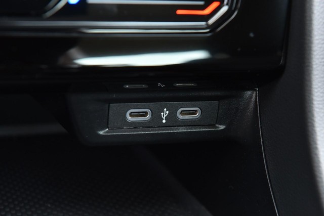Volkswagen Jetta Vehicle Image 16