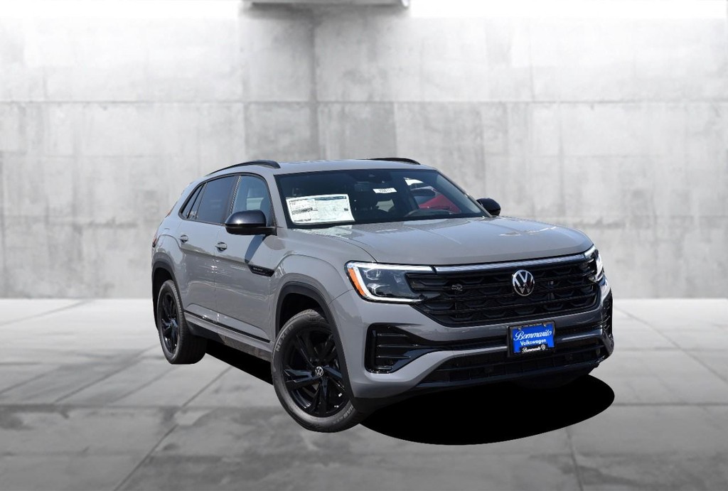 Volkswagen Atlas Cross Sport Vehicle Full-screen Gallery Image 2