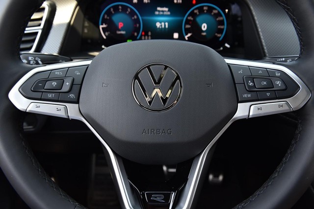 Volkswagen Atlas Cross Sport Vehicle Image 18