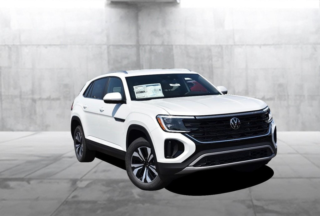 Volkswagen Atlas Cross Sport Vehicle Full-screen Gallery Image 2