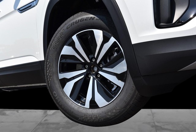 Volkswagen Atlas Cross Sport Vehicle Image 03