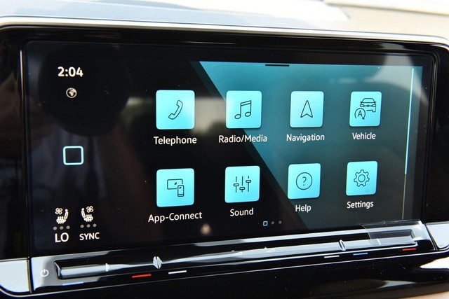 Volkswagen Atlas Cross Sport Vehicle Image 13
