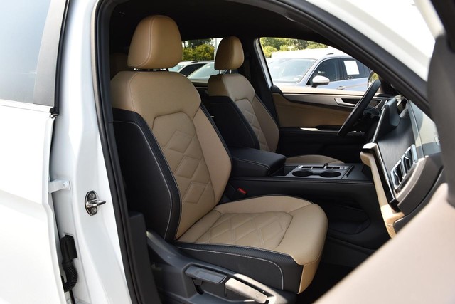 Volkswagen Atlas Cross Sport Vehicle Image 19
