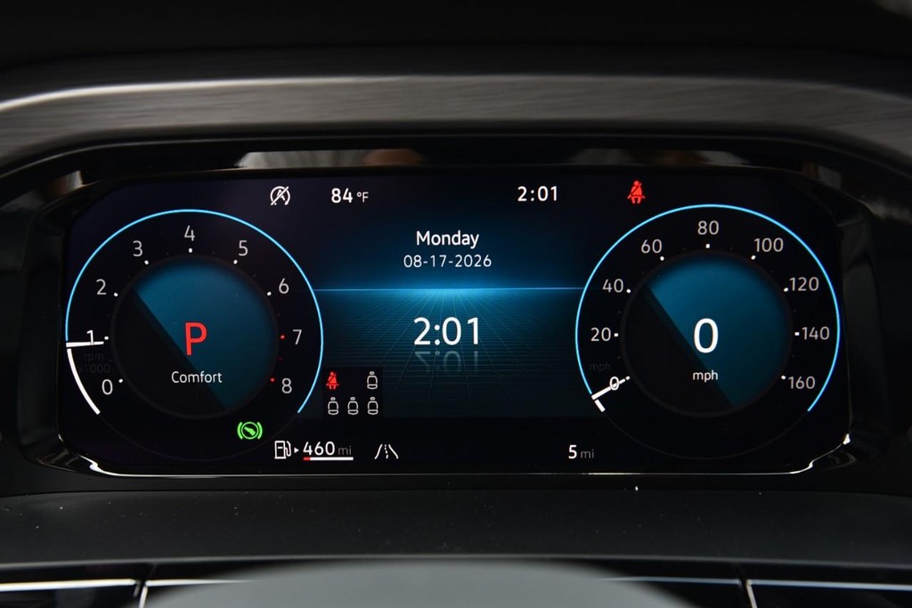 Volkswagen Atlas Cross Sport Vehicle Full-screen Gallery Image 11