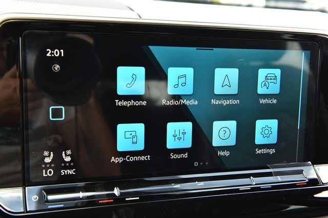 Volkswagen Atlas Cross Sport Vehicle Image 13