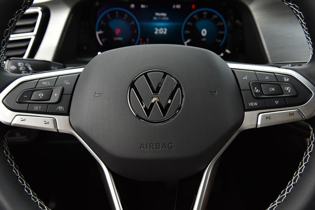 Volkswagen Atlas Cross Sport Vehicle Image 17