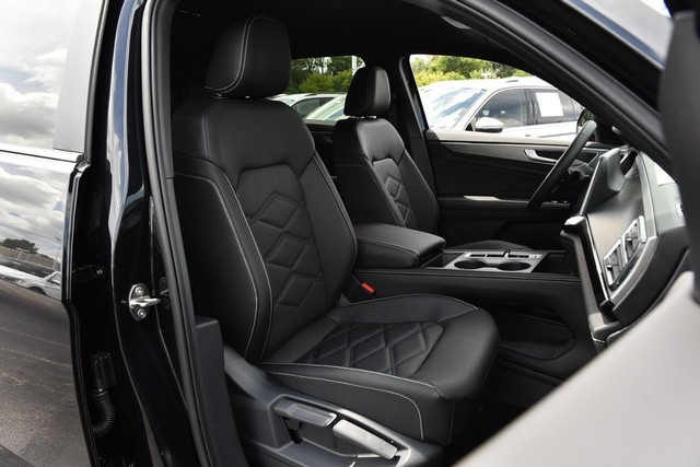 Volkswagen Atlas Cross Sport Vehicle Image 19