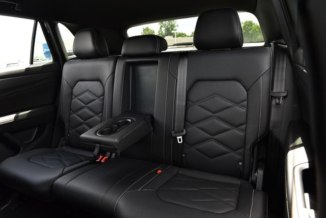 Volkswagen Atlas Cross Sport Vehicle Image 20