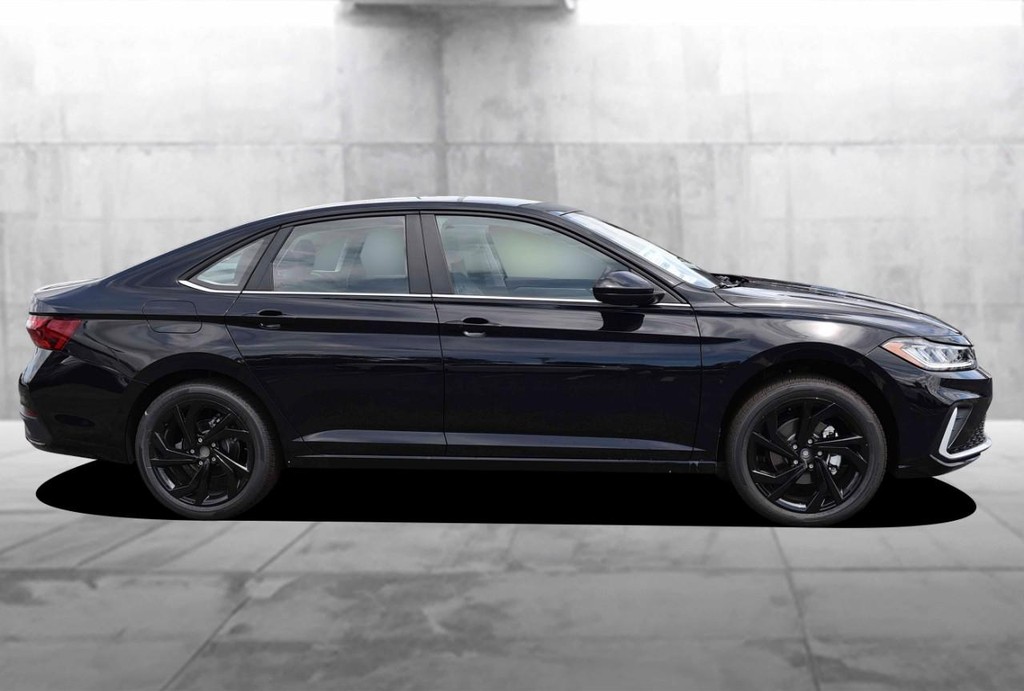 Volkswagen Jetta Vehicle Full-screen Gallery Image 5