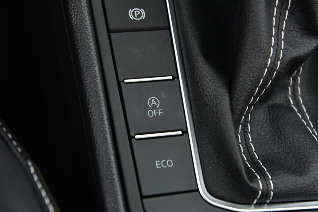Volkswagen Jetta Vehicle Full-screen Gallery Image 18