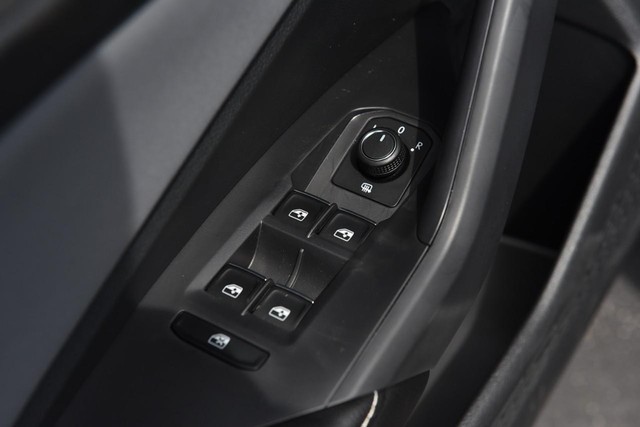 Volkswagen Jetta Vehicle Image 08