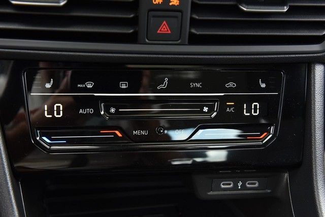 Volkswagen Jetta Vehicle Image 15