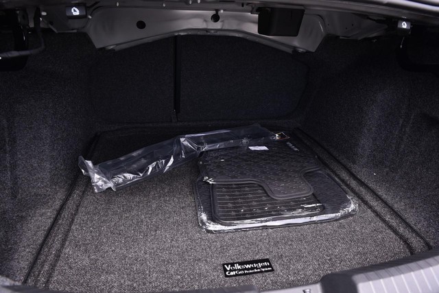 Volkswagen Jetta Vehicle Image 24