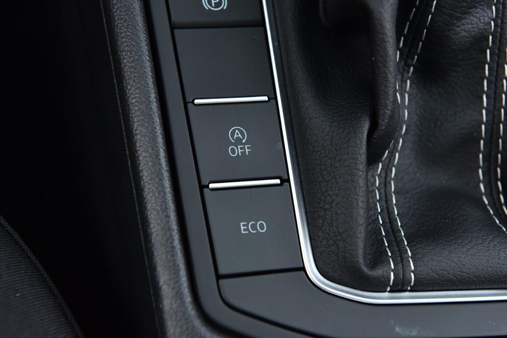 Volkswagen Jetta Vehicle Full-screen Gallery Image 17