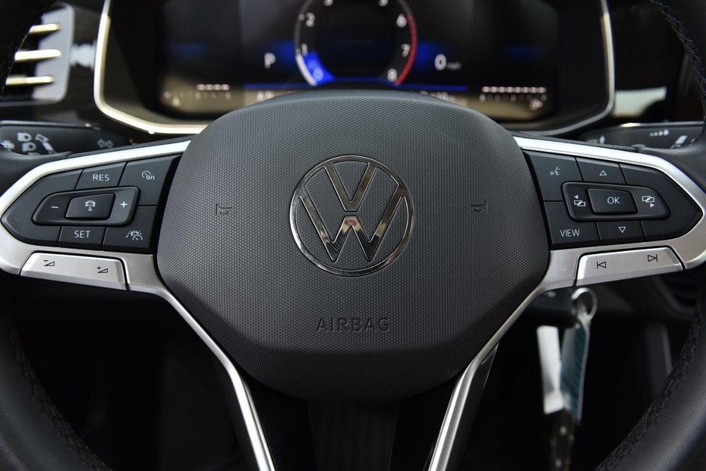 Volkswagen Jetta Vehicle Full-screen Gallery Image 18