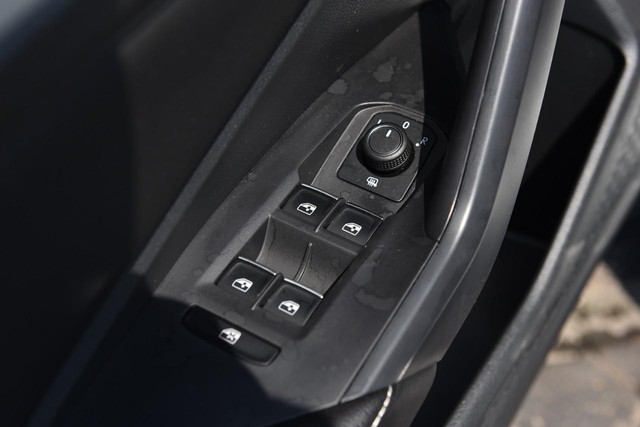 Volkswagen Jetta Vehicle Image 08
