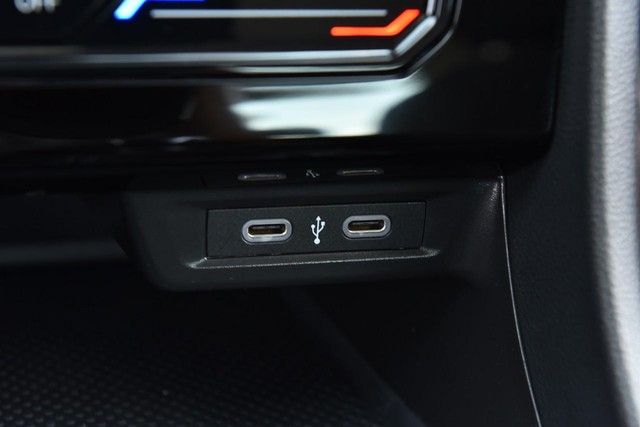 Volkswagen Jetta Vehicle Image 16