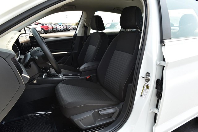 Volkswagen Jetta Vehicle Image 19