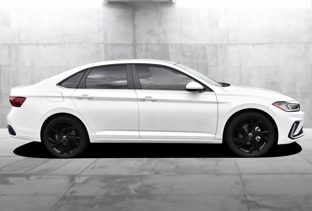 Volkswagen Jetta Vehicle Full-screen Gallery Image 5