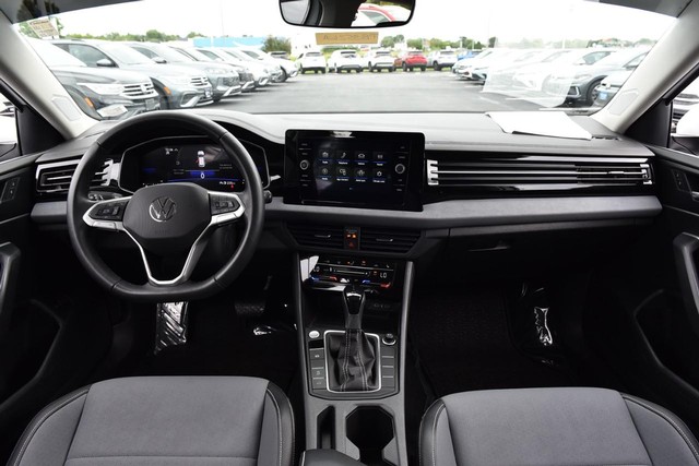 Volkswagen Jetta Vehicle Image 07