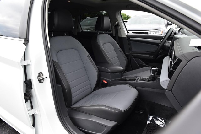 Volkswagen Jetta Vehicle Image 21
