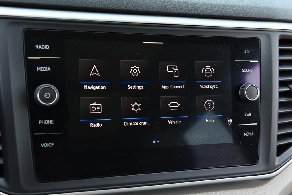 Volkswagen Atlas Vehicle Full-screen Gallery Image 14
