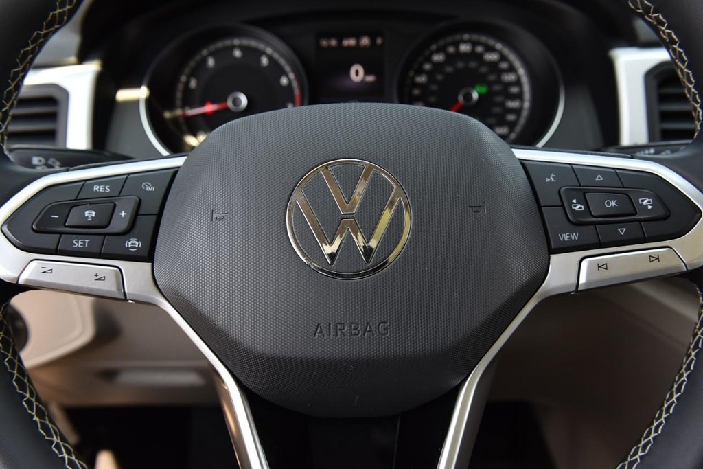 Volkswagen Atlas Vehicle Full-screen Gallery Image 18