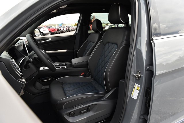 Volkswagen Atlas Cross Sport Vehicle Image 19