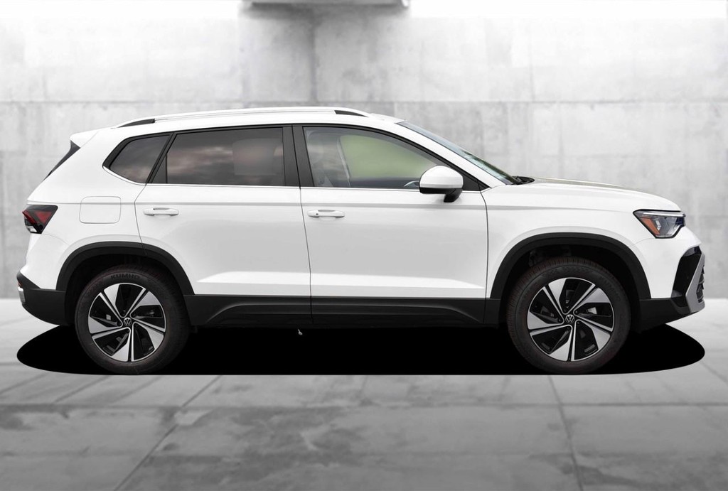 Volkswagen Taos Vehicle Full-screen Gallery Image 5