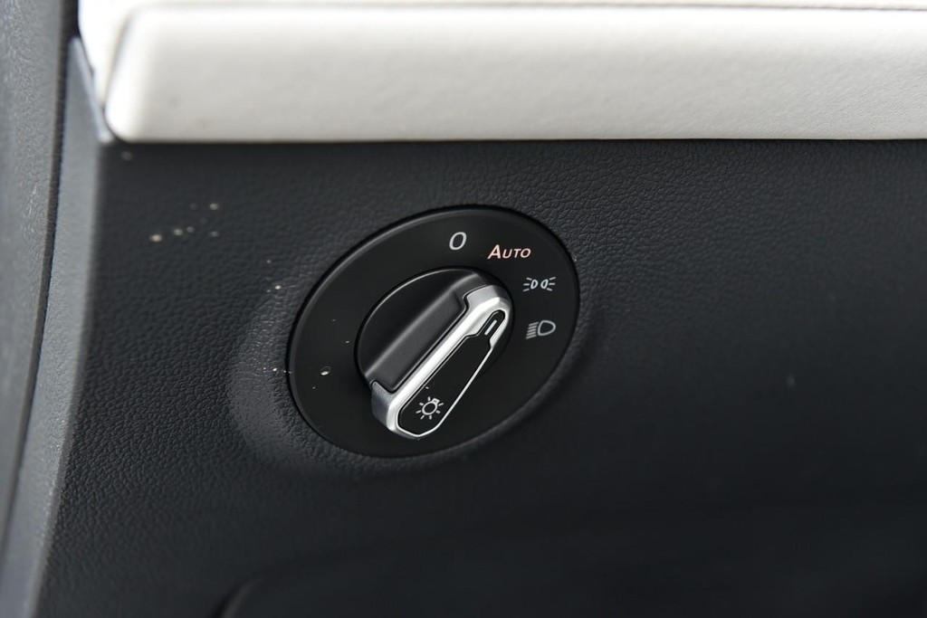 Volkswagen Taos Vehicle Full-screen Gallery Image 10