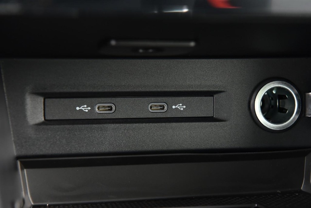 Volkswagen Taos Vehicle Full-screen Gallery Image 15