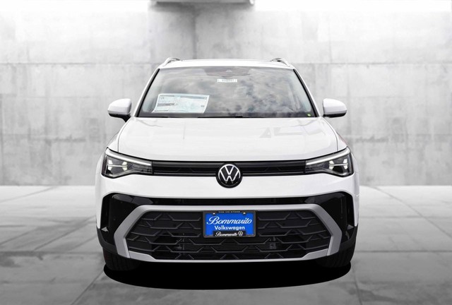 Volkswagen Taos Vehicle Image 04