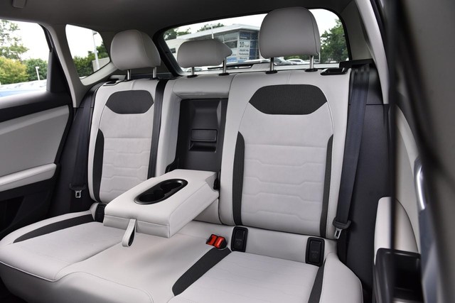 Volkswagen Taos Vehicle Image 22