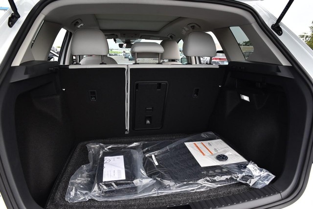 Volkswagen Taos Vehicle Image 25