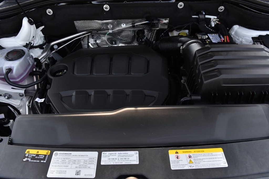 Volkswagen Atlas Cross Sport Vehicle Full-screen Gallery Image 24