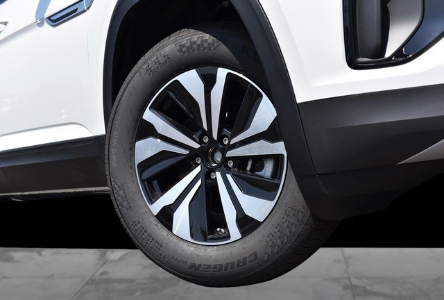 Volkswagen Atlas Cross Sport Vehicle Image 03