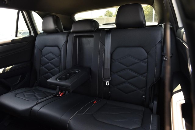 Volkswagen Atlas Cross Sport Vehicle Image 20