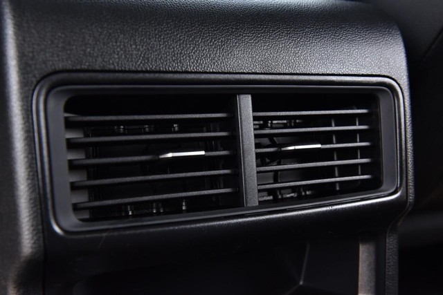 Volkswagen Atlas Cross Sport Vehicle Image 21