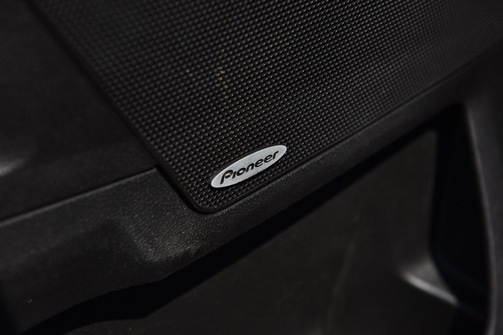 Chevrolet Equinox Vehicle Full-screen Gallery Image 09